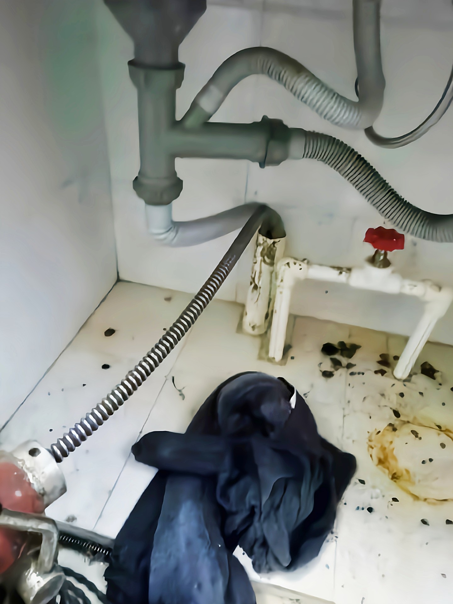 疏通下水管道的办法疏通妈妈家下水管道的步骤与注意事项