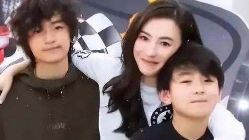 张柏芝被陈晓东撕下体面张柏芝，华语影坛的璀璨明星