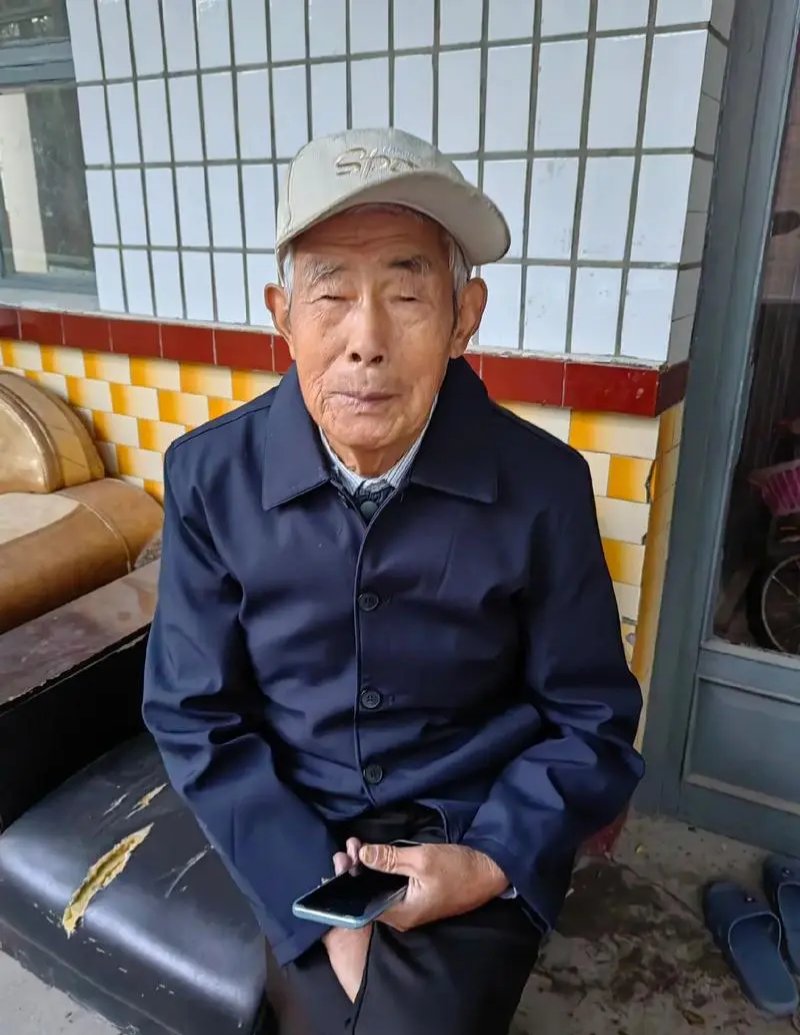 BGMBGMBGM老太太80岁毛多多BGMBGMBGM老太太的传奇人生，80岁毛多多的故事-第1张图片