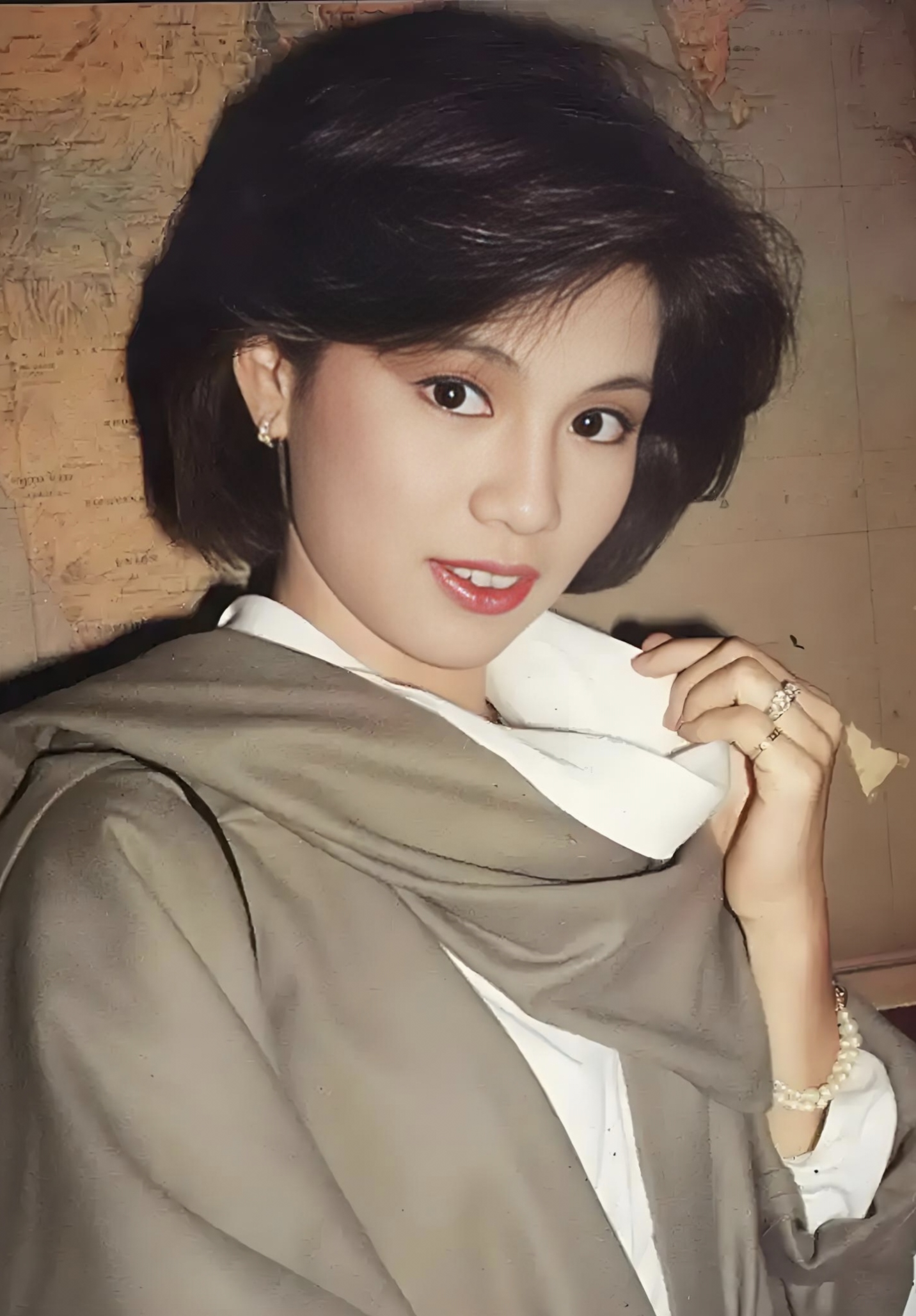射雕外传之黄蓉传小说射雕外传之黄蓉，江湖传奇的智慧女神-第1张图片