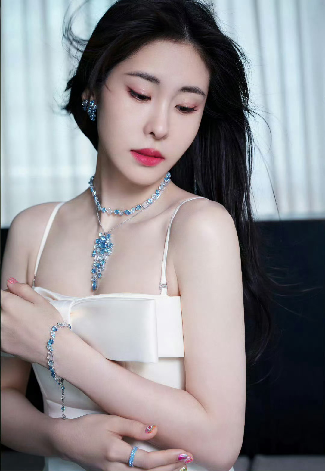最新品色，时尚潮流的璀璨新篇章-第3张图片