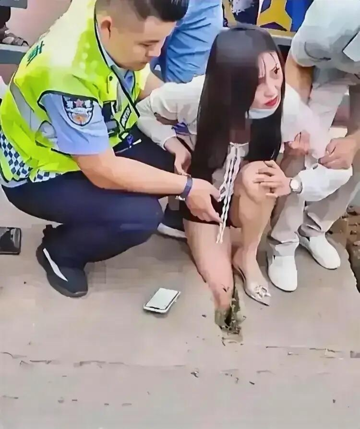 美女踩人美女踩人现象的深度解析-第2张图片