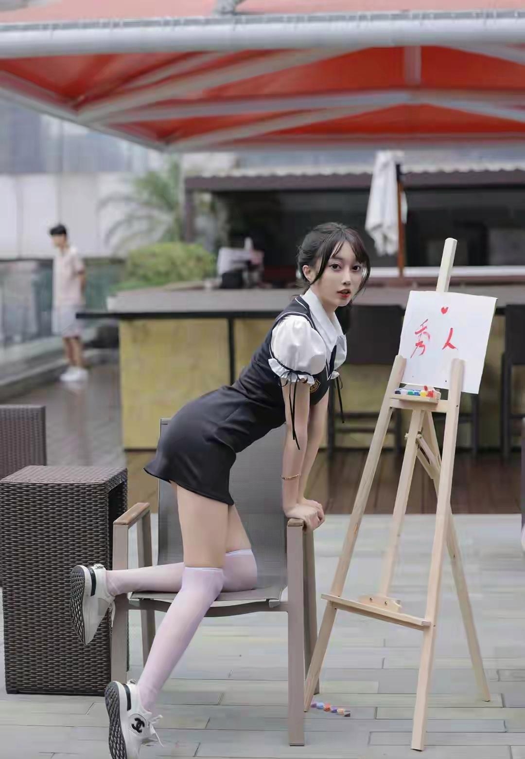 周妍希美乳风采，四季魅力瞬间捕捉-第1张图片