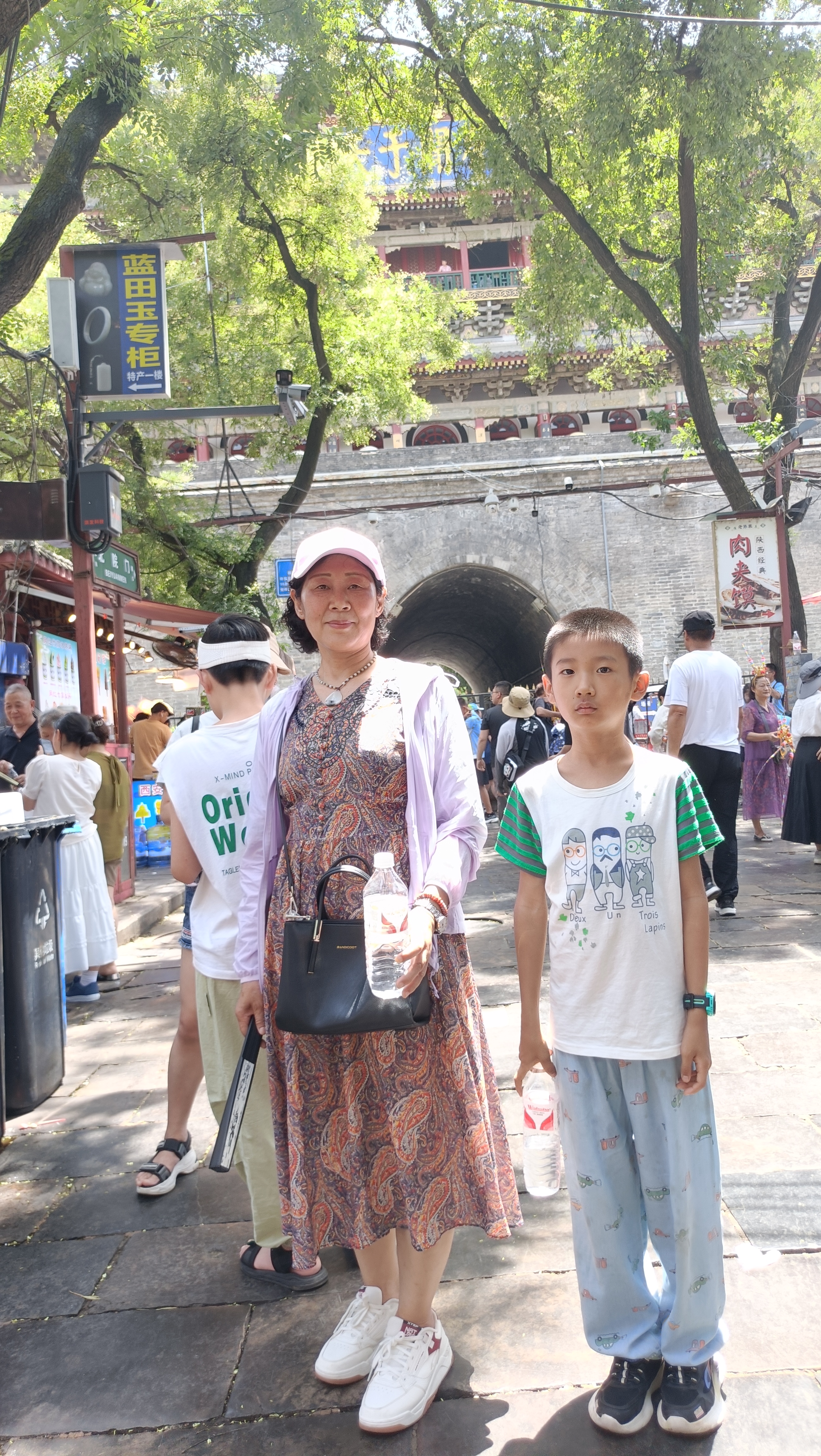 妈妈跟外公在做什么事情妈妈与外公的温馨时光-第2张图片