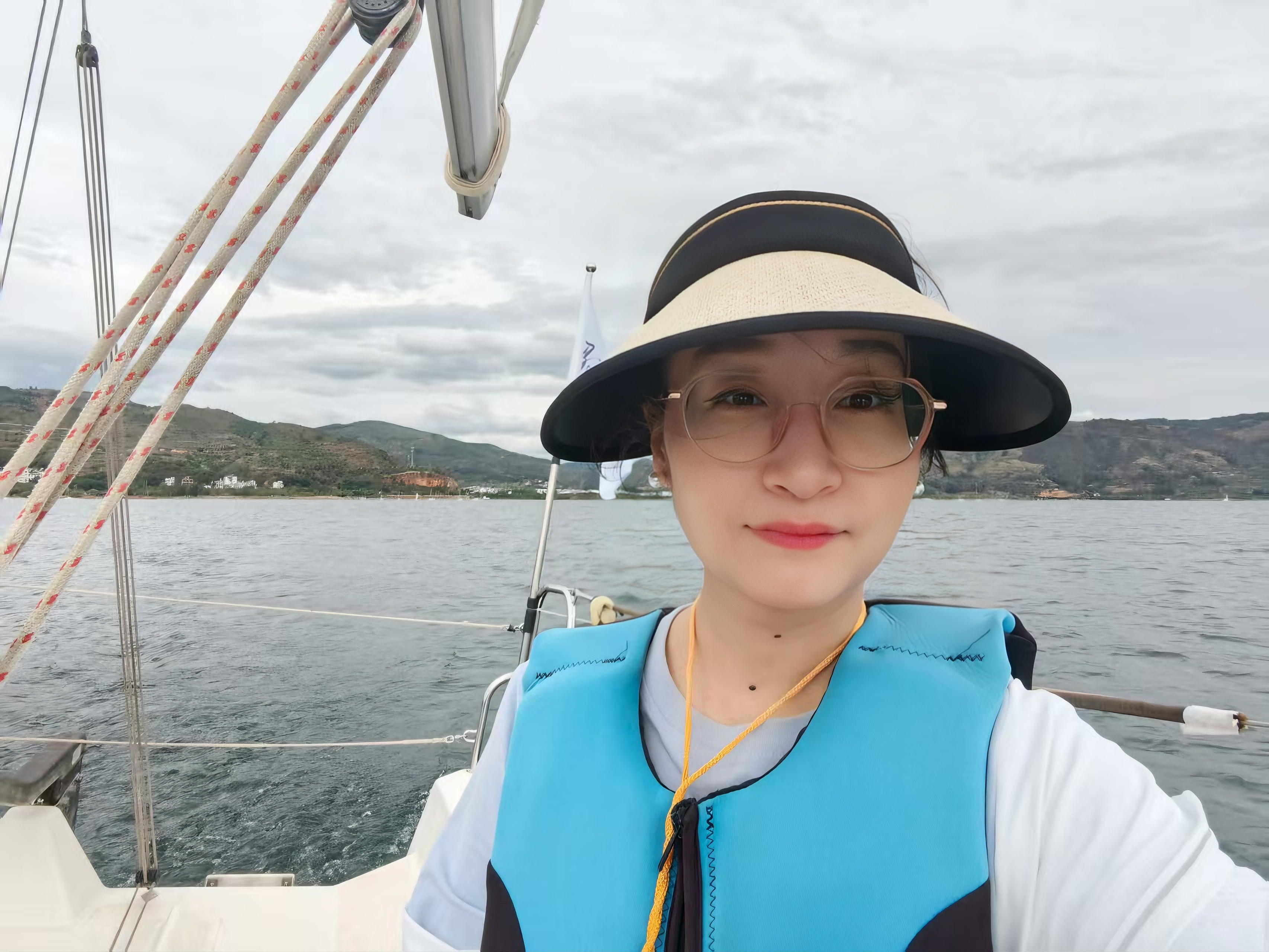 锦鲤吸水的艺术与科学，正确姿势的探索与解读