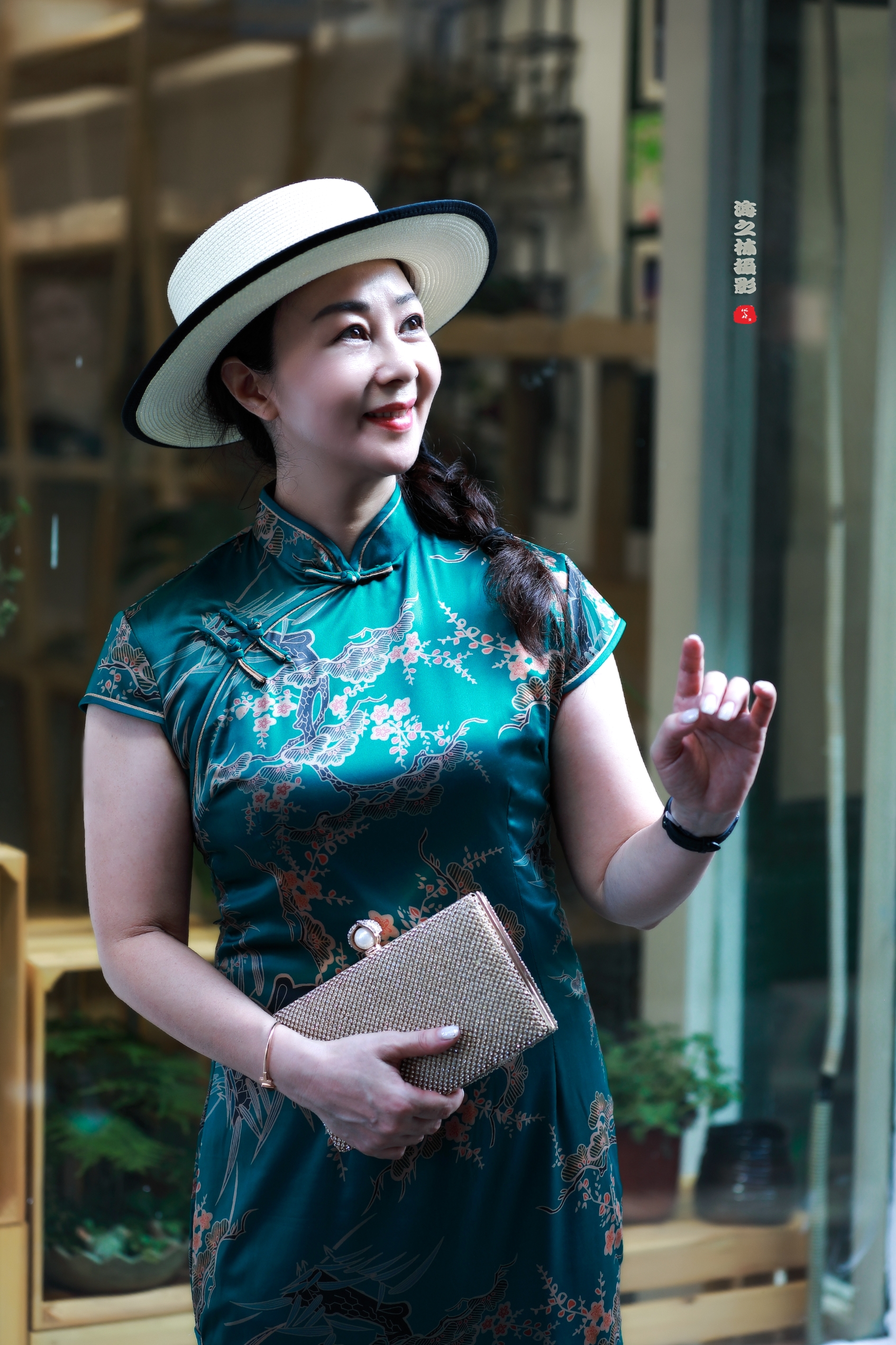 老娘当年旗袍开到肩膀的时尚记忆-第2张图片