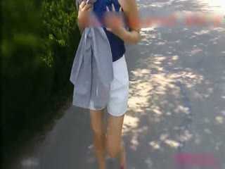关于扒开她的乳罩吸奶头视频的探讨，道德与伦理的界限-第3张图片