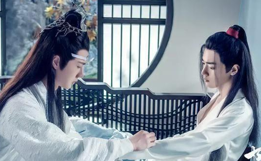 耽美文化中的艺术界限与道德考量-第1张图片