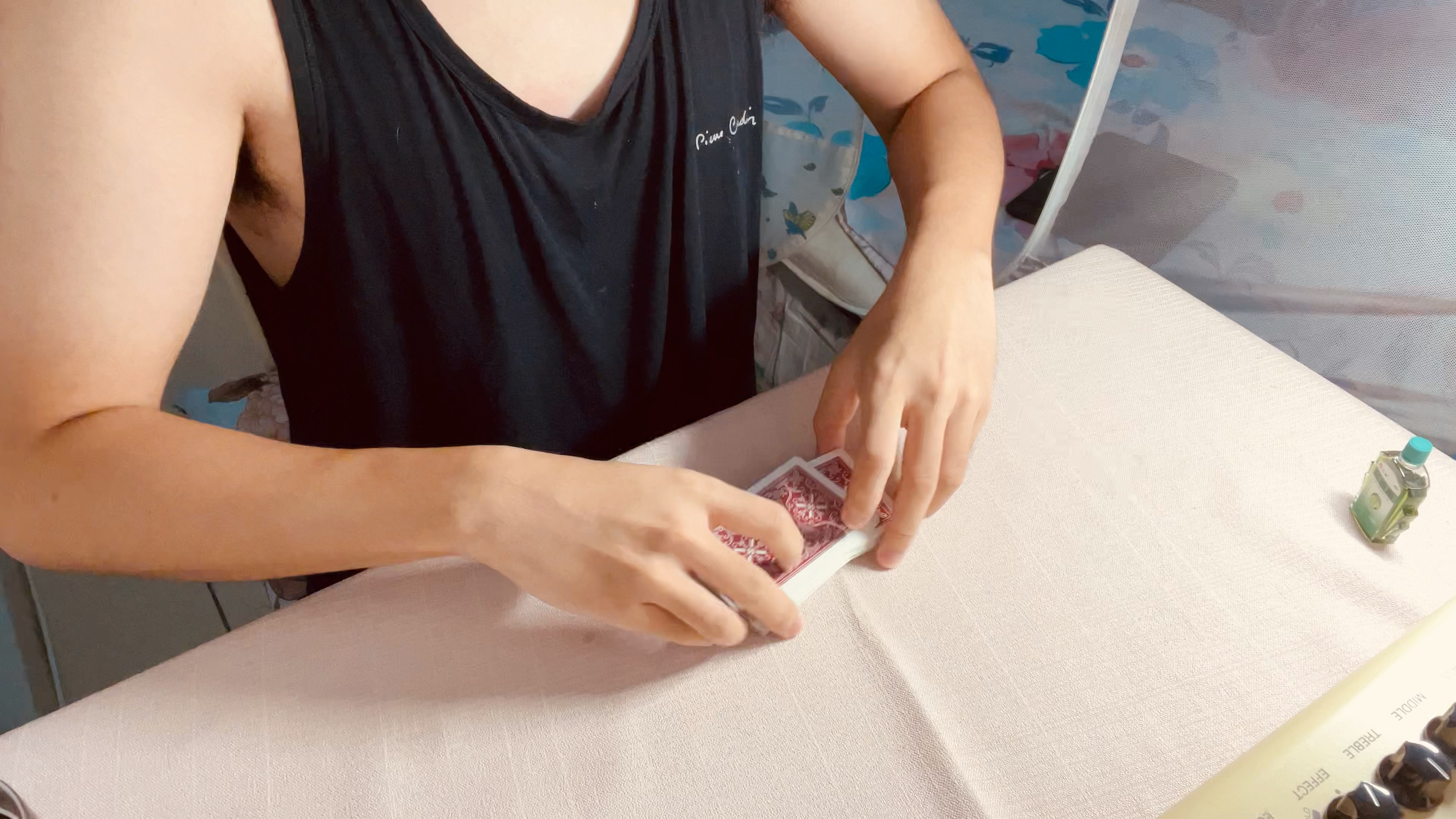 打扑克时流出的白色液体解析