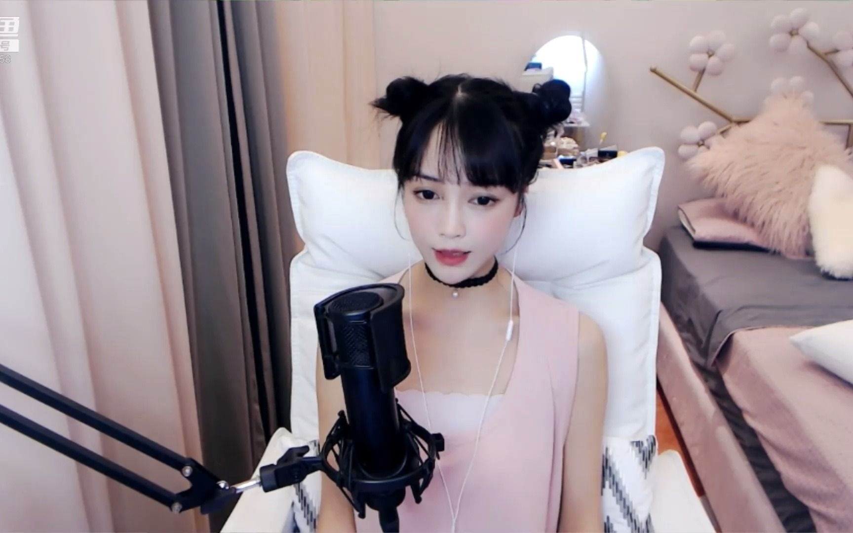 慕诗琪慕诗琪，璀璨的星光与诗意的旅程