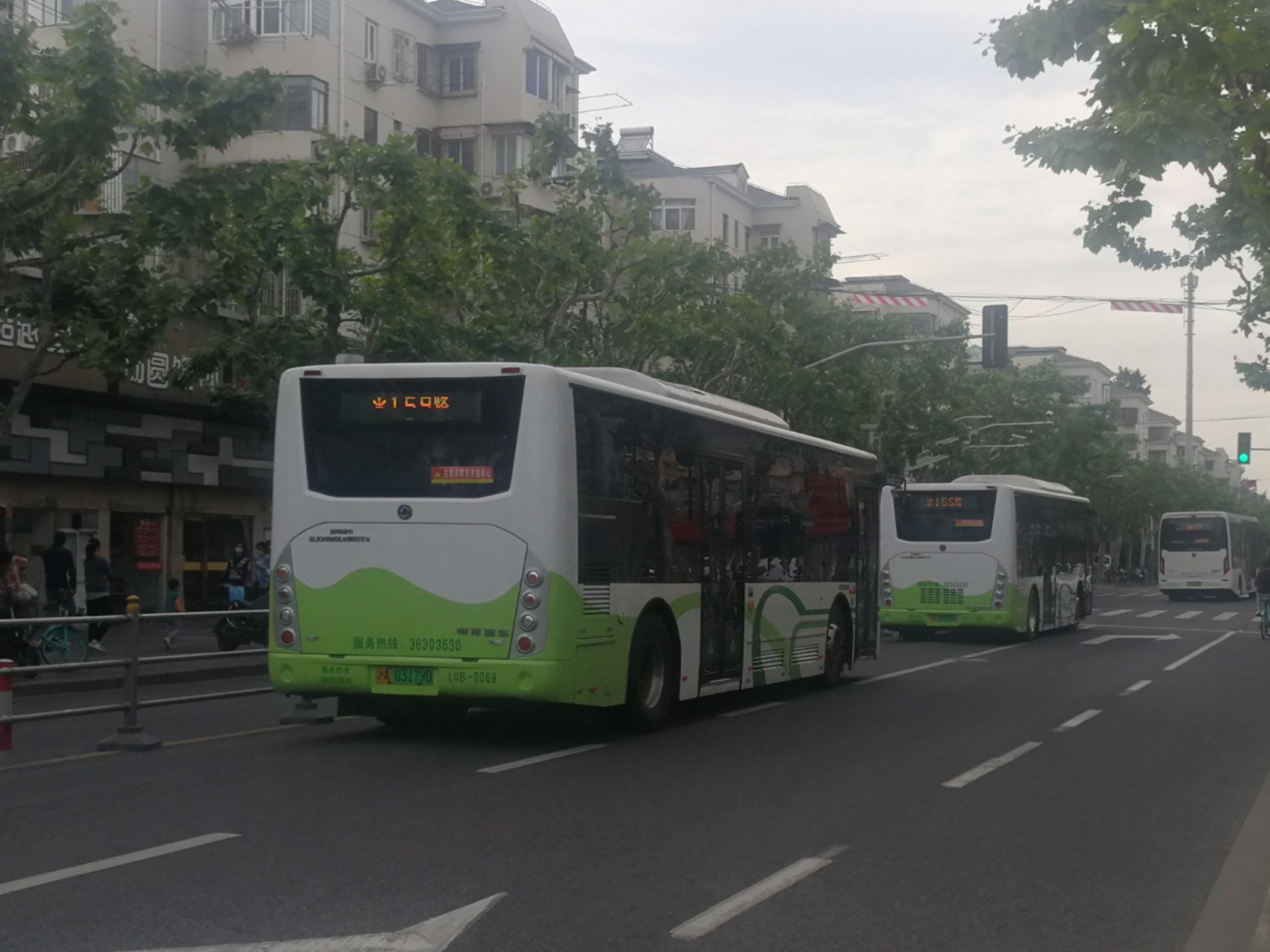 公交车系列合集1一5码福利片公交车系列合集，从1到5的都市生活之旅-第1张图片