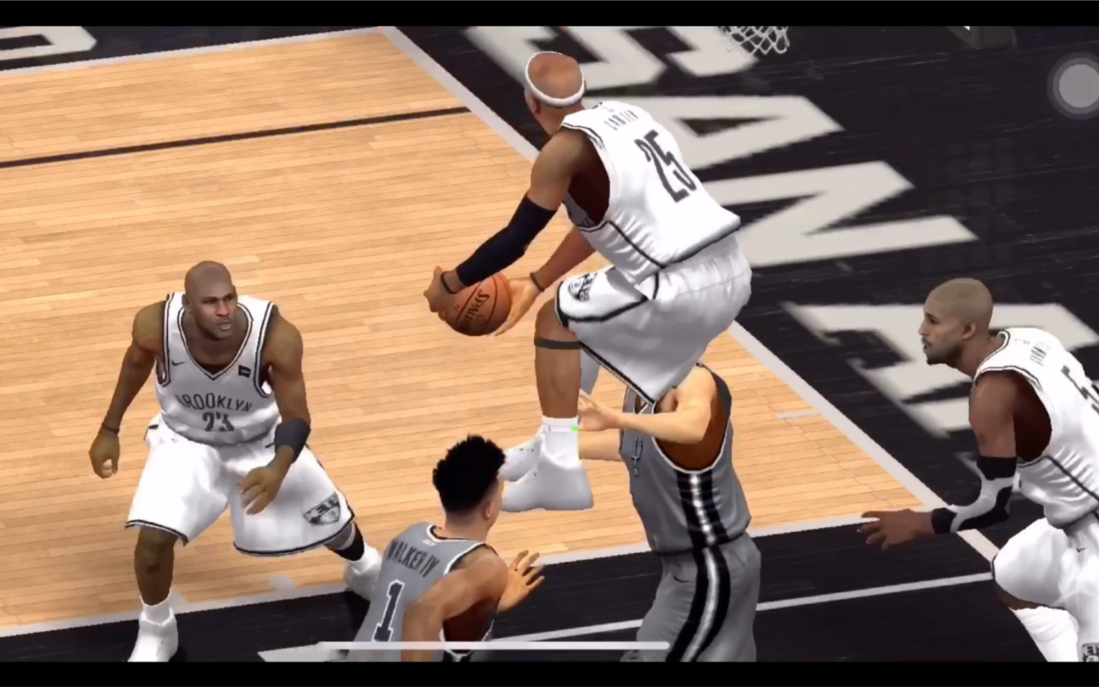 NBA2K游戏中的空中接力技巧详解-第2张图片