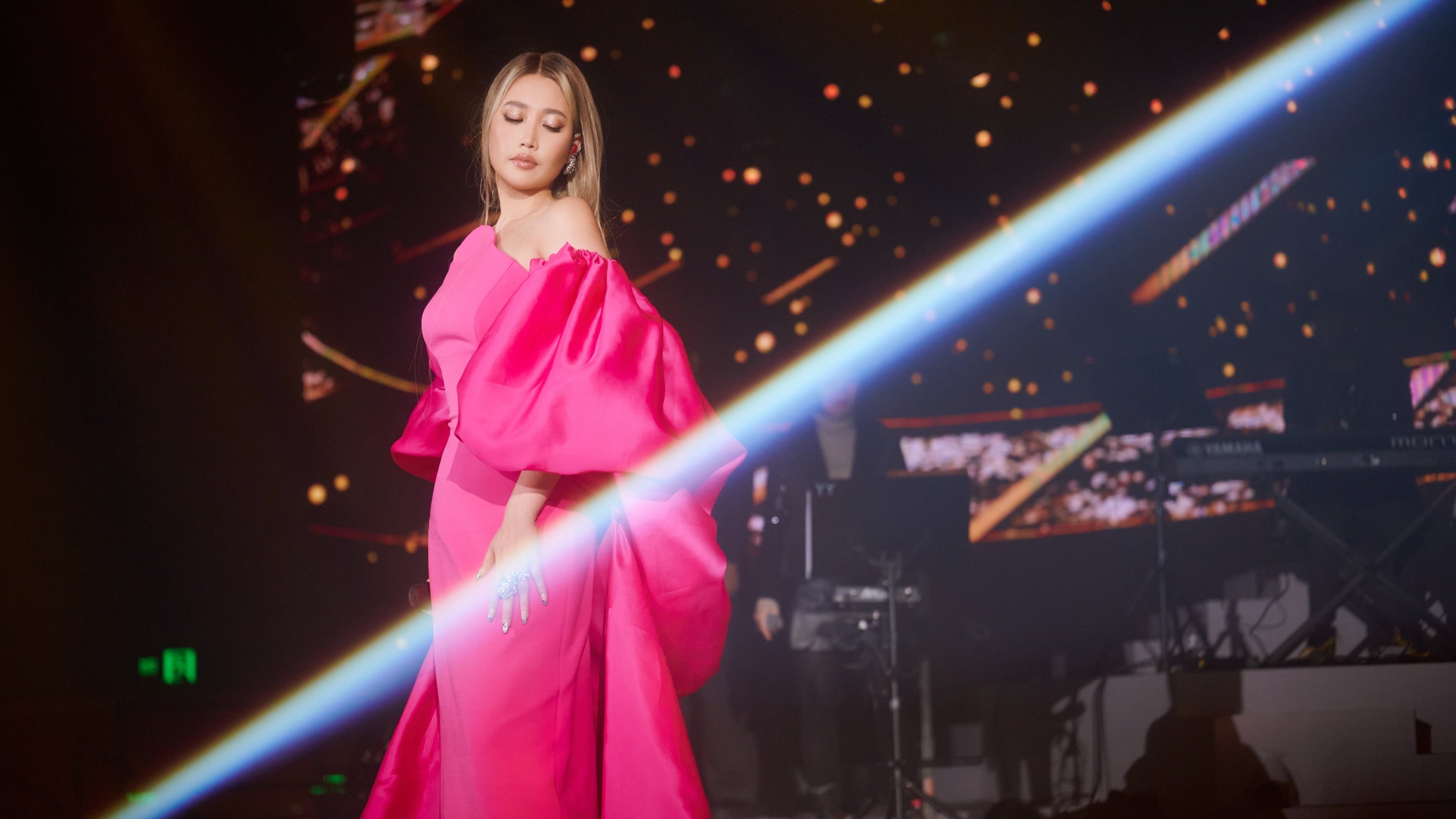 欢迎你，19岁的RAP女星——潮水中的独特音符-第1张图片