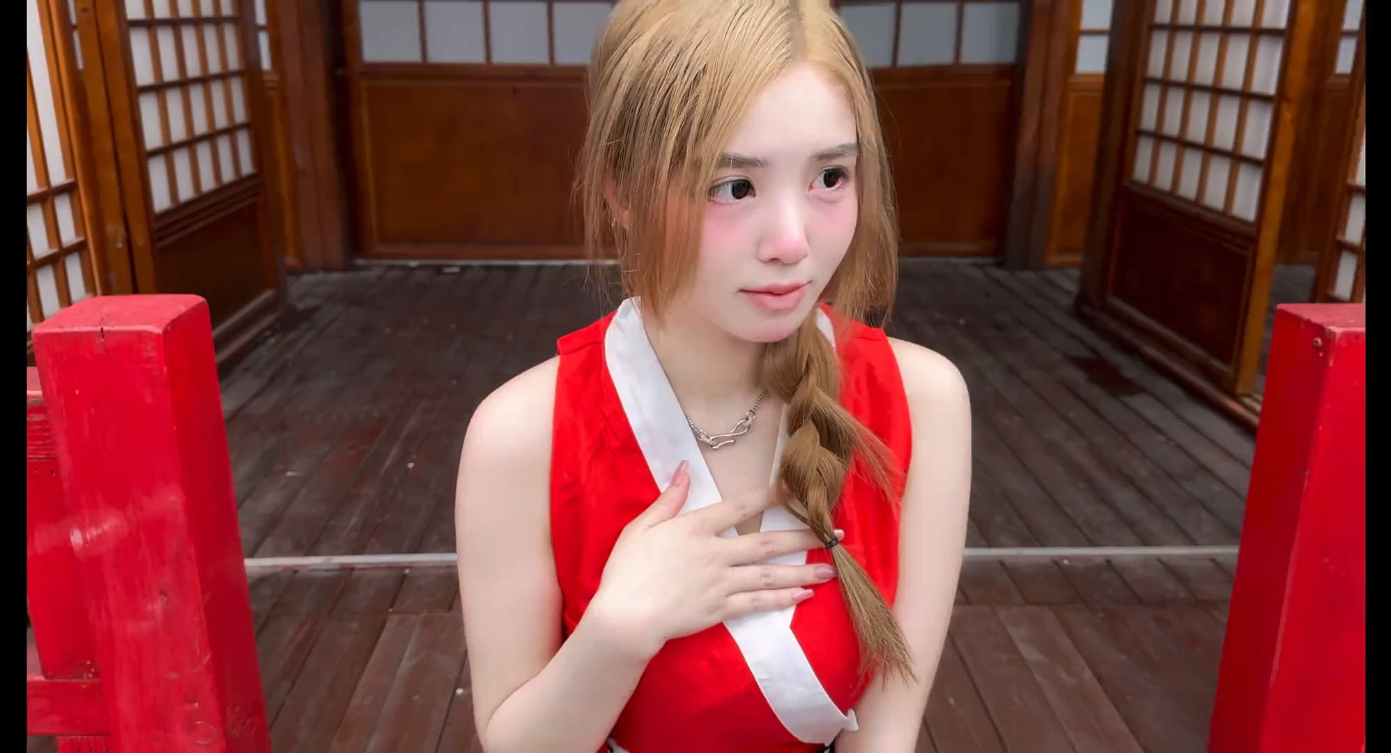 美女脱了奶罩看到大乳操美女脱下奶罩后的惊艳瞬间——丰满大乳的魅力展现-第1张图片