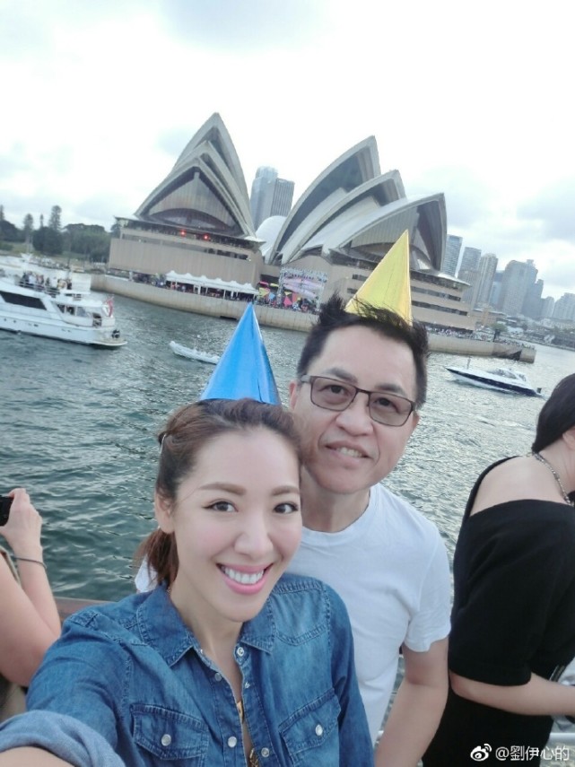 刘伊心和李宗瑞照片刘伊心与李宗瑞照片，一段时光的交汇-第3张图片