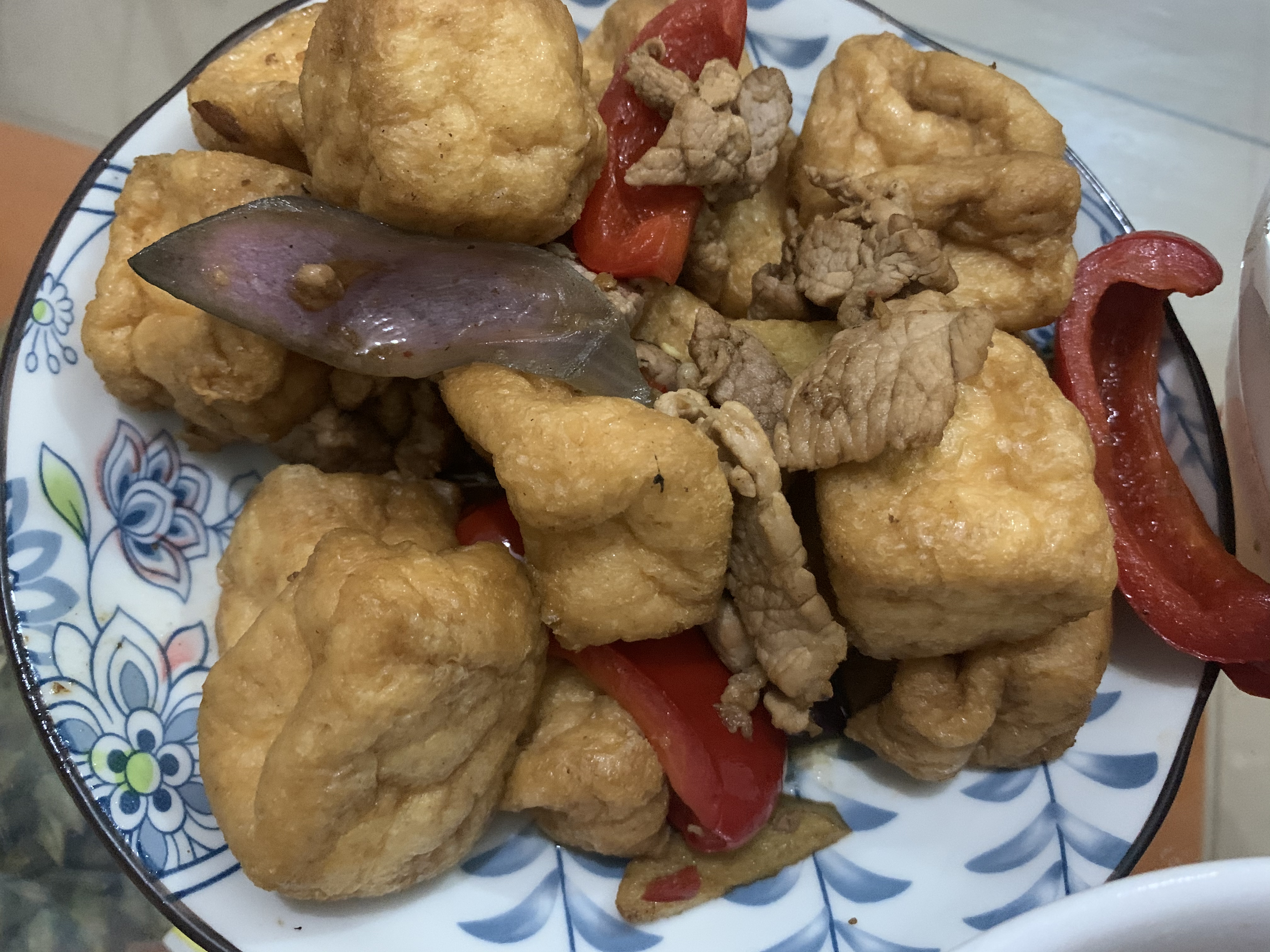 哔哩哔哩B站与美食的邂逅——肉片入口的独特体验-第1张图片