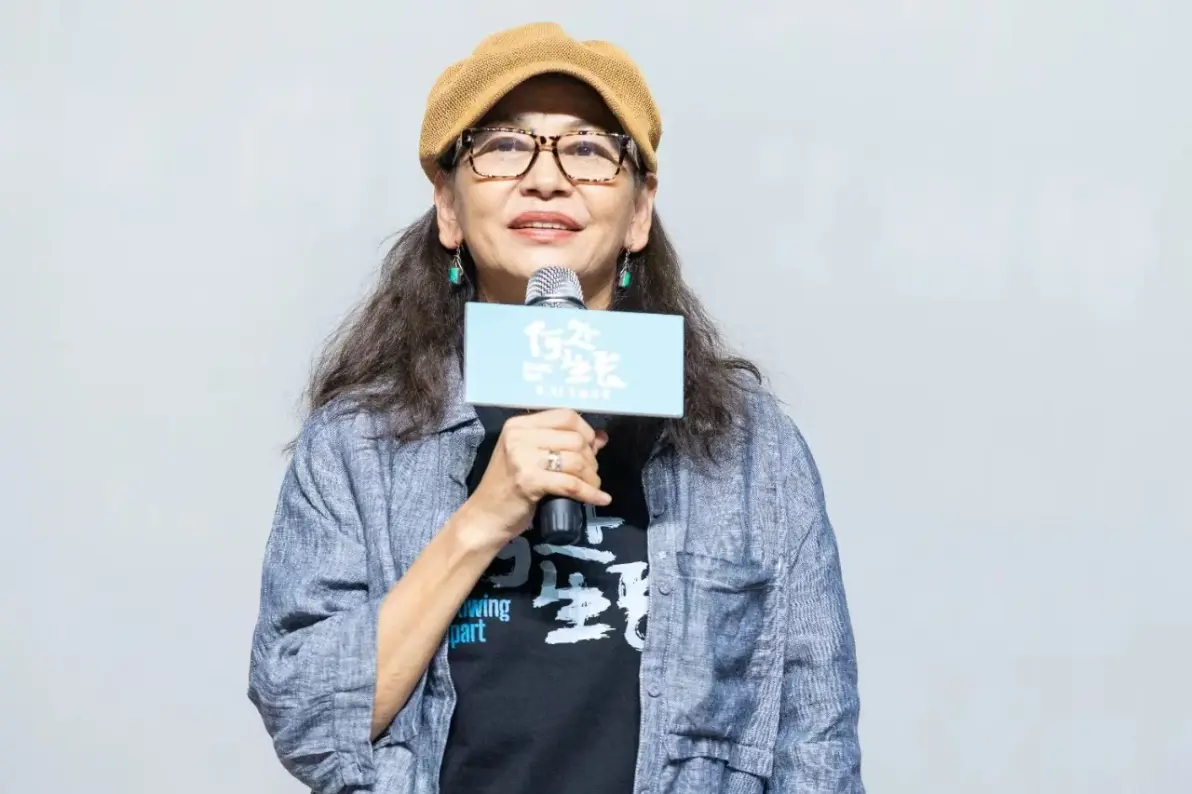 电影三色是什么颜色三色影院，光影交织的视觉盛宴-第3张图片