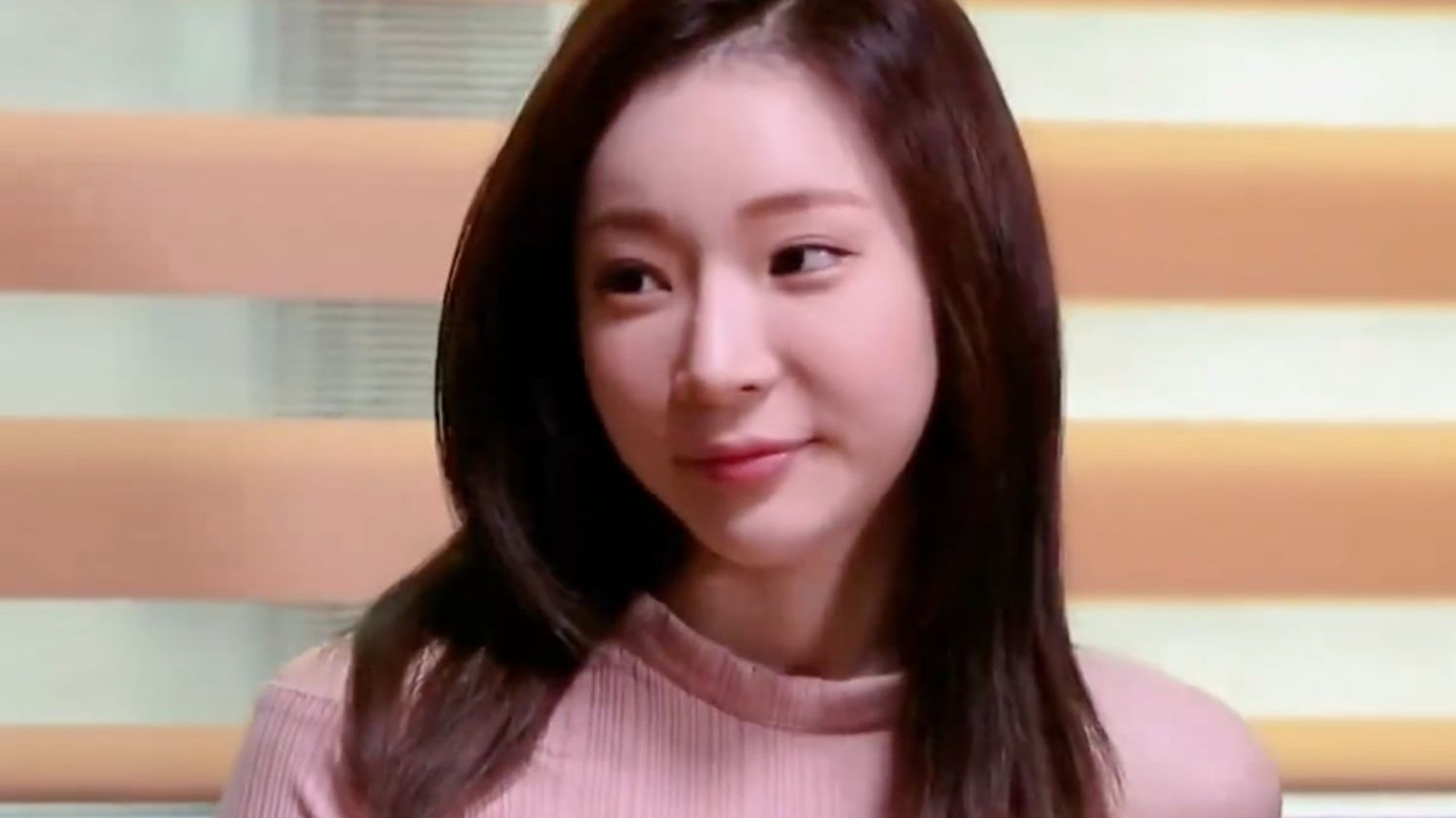 漂亮的女邻居韩国无删减版在线观看探索无删减版在线观看，漂亮的女邻居的韩国风情-第2张图片