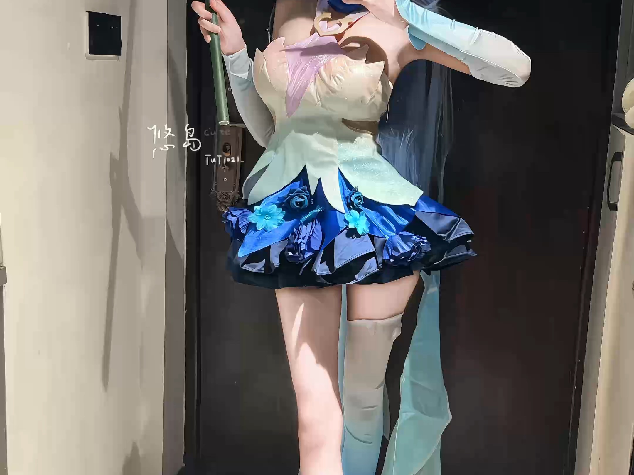 抬起阿离的腿就是C探索阿离的魅力，抬起她的腿，感受不一样的C