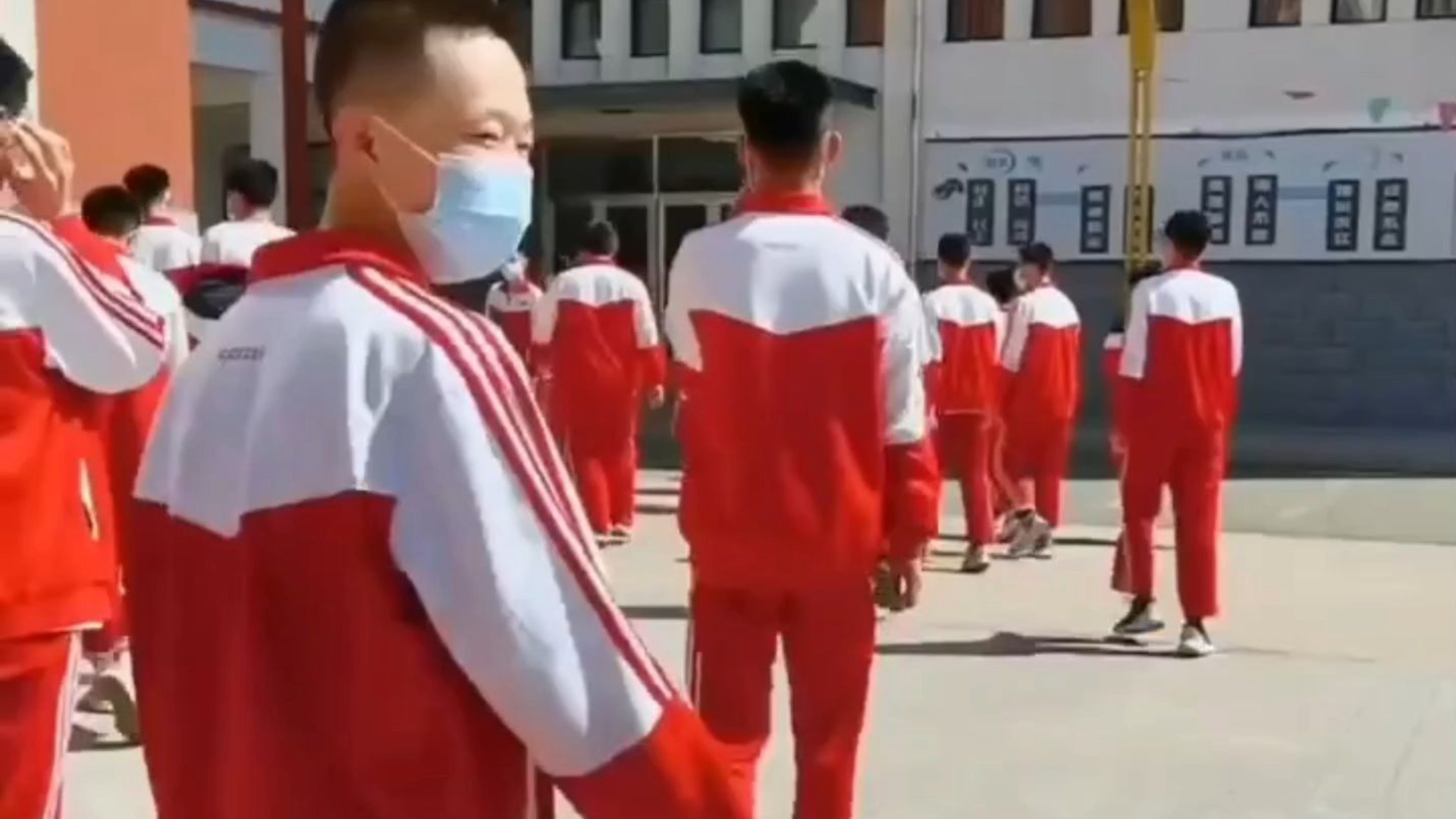 学生粉嫫下面慰喷白浆7学生粉嫫的特殊经历，下面慰喷白浆的深刻体验-第1张图片