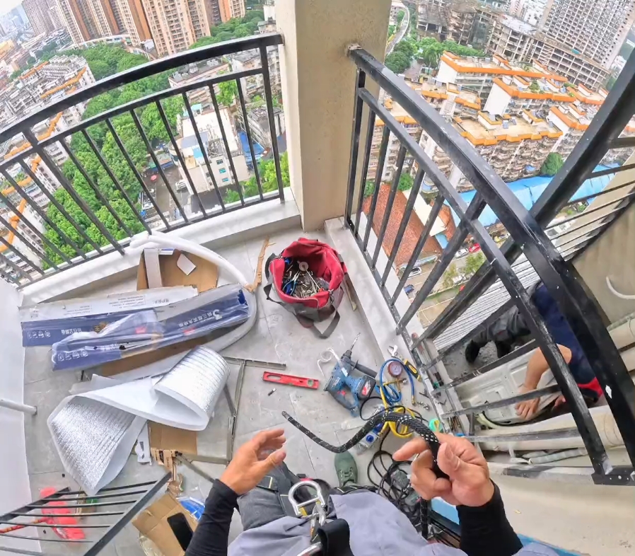 被空调安装工人玩弄被空调安装工人玩弄的遭遇-第2张图片