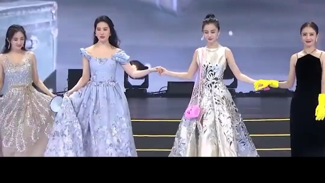 群星璀璨，杨幂、刘亦菲、杨颖、佟丽娅的华丽群飞-第2张图片
