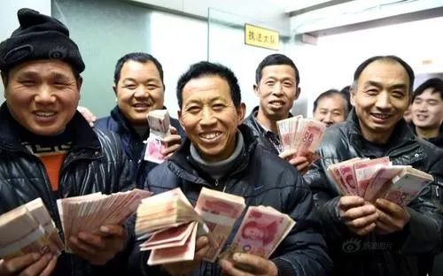 被农民工玩的四大女校花雨薇农民工与四大女校花雨薇的校园故事-第1张图片