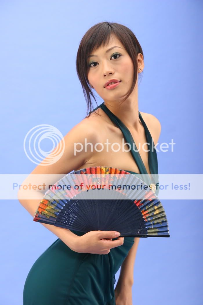 met cn汤芳汤芳艳图，一幅色彩斑斓的艺术画卷-第1张图片