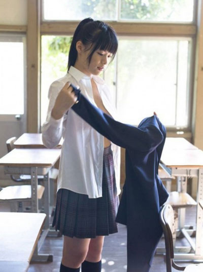 从校服衣袖看到葡萄怎么办小说从校服衣袖里看葡萄的奇妙之旅
