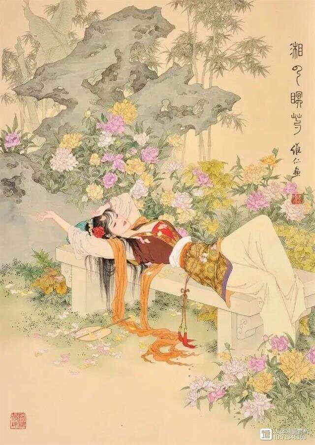 小龙女躺在花海中不得动弹小龙女在花海中的静默
