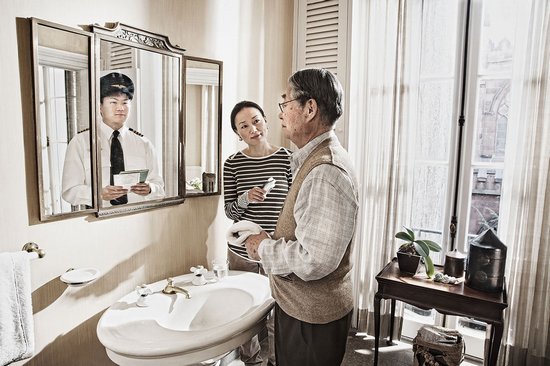 从镜子里看我怎么C你的阅读视频镜中世界，探索我C你的阅读视频的独特视角-第2张图片