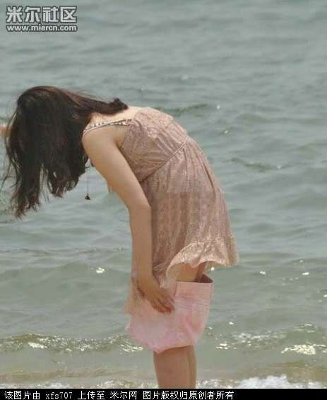 厕所撒尿女jizz厕所撒尿的奇妙体验——女性尿流探索-第1张图片