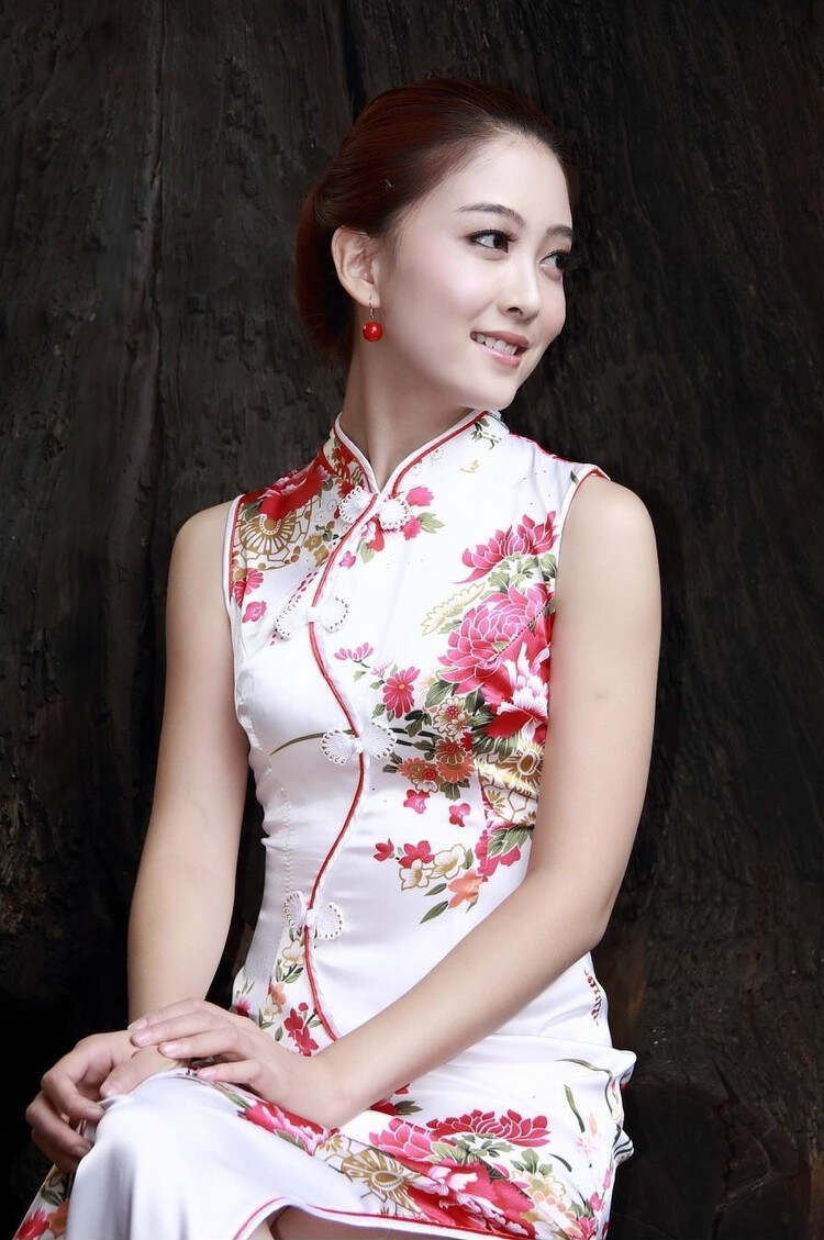 粗长巨龙挤进美妇小嘴探索粗长巨龙与美妇的神秘故事-第2张图片