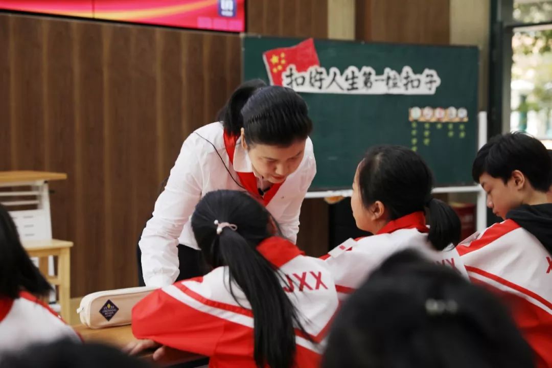 课代表无奈地欲言又止,我却笑着不睬课代表之体验，一次特殊的课堂互动-第1张图片