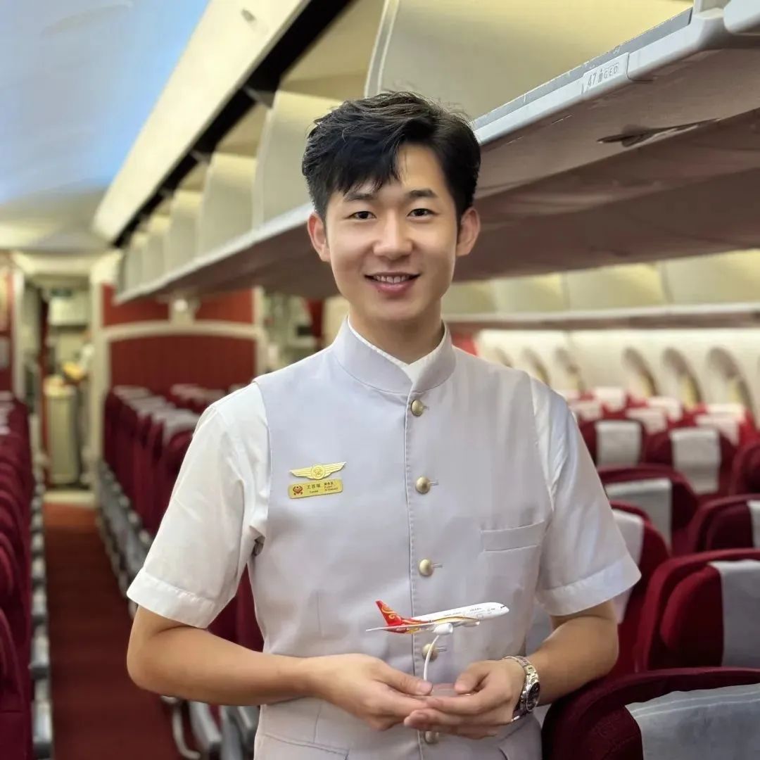 壮男空少GAY2022，空少遭遇体育生的意外事件-第1张图片