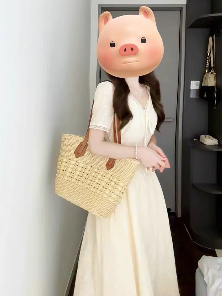 14may18的XXXXL女，一位独特而引人注目的女性形象-第1张图片