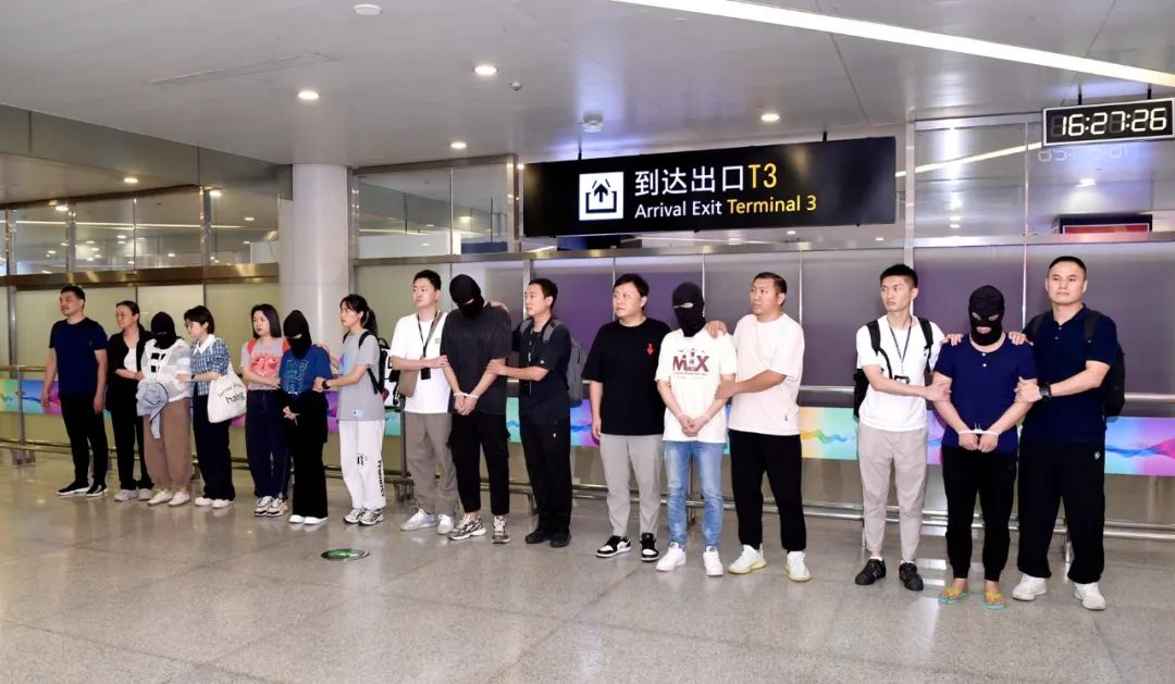 ZZTT497.CCM黑料不打烊，揭秘网络背后的真相-第3张图片