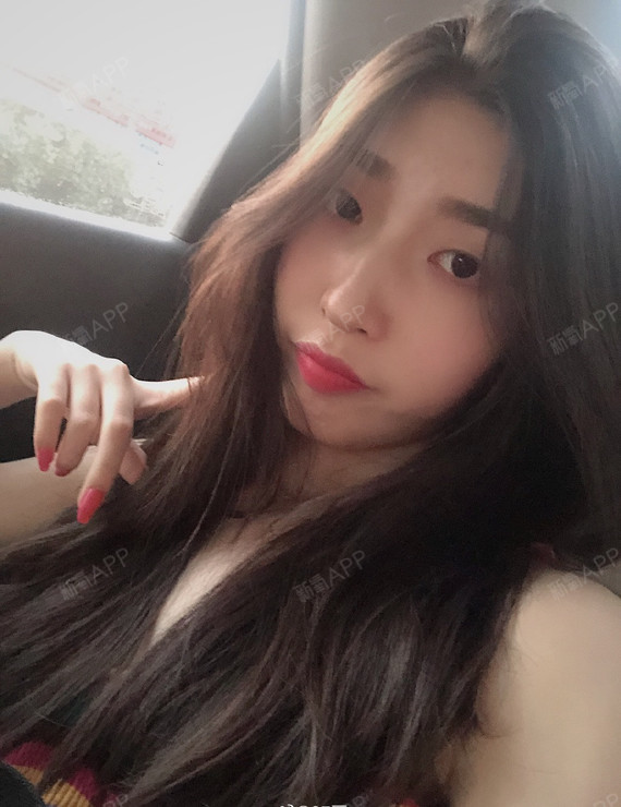公交车上荫蒂添的好舒服小说公交车上的小秘密，荫蒂之处的私密愉悦-第2张图片