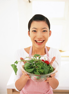 聘比基尼美女端菜聘任基尼美女端菜，一种创新的服务理念与体验