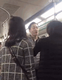 警惕网络色情内容——美女与尿口添动态图之非正常现象-第1张图片