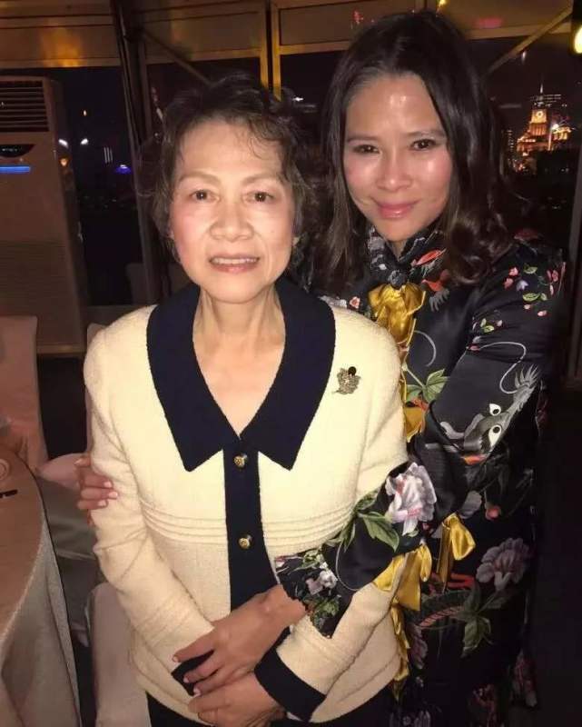 叔叔与侄儿媳妇的亲密家族纽带-第3张图片