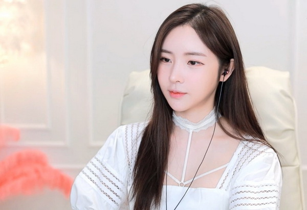 学生的妈妈学生14MAY18_XXXXXL56ENDIAN的成长与探索-第1张图片
