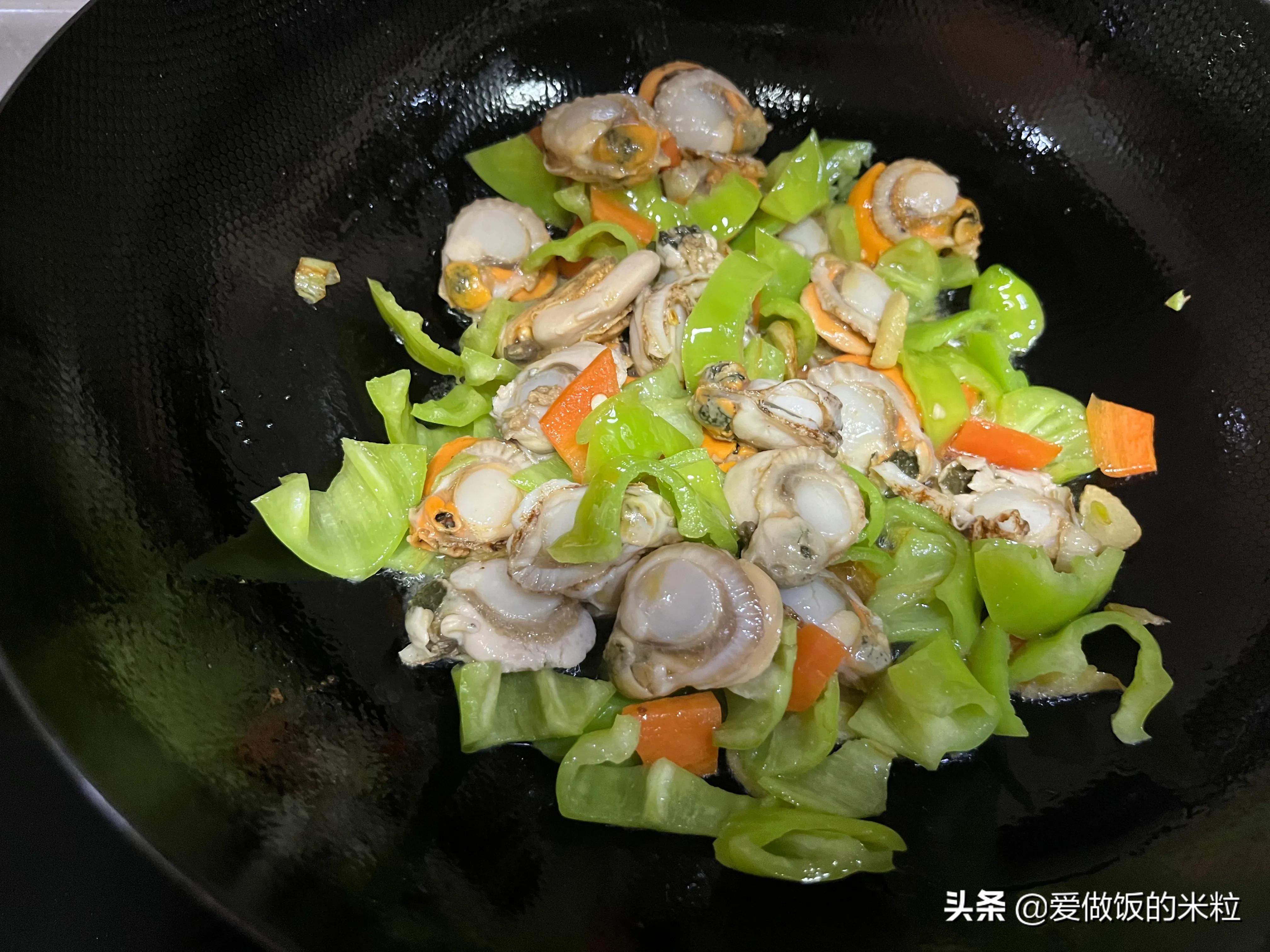 宝宝眼中的美食之旅，扇贝与大香肠的奇妙故事-第1张图片