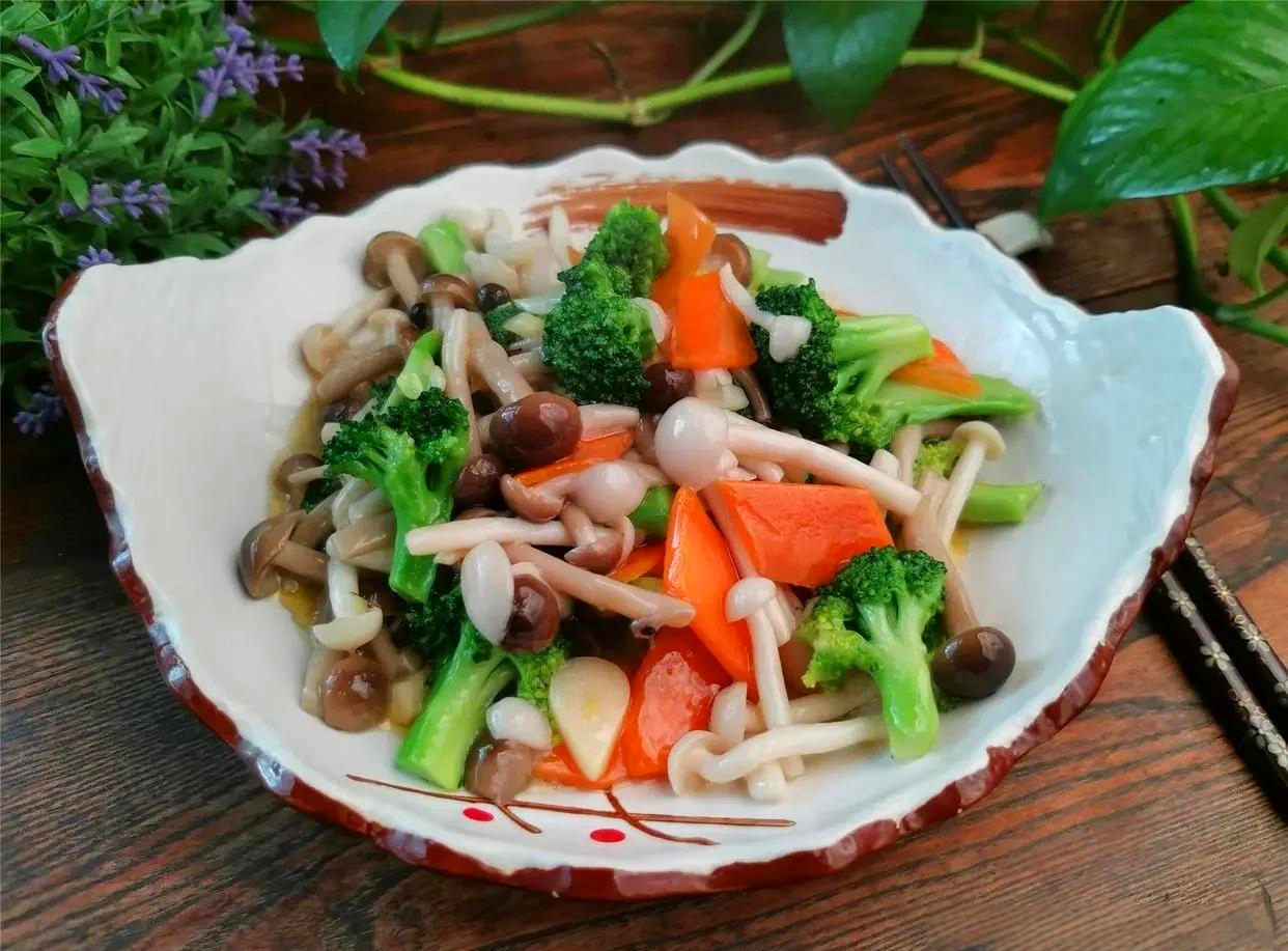 炒双菇摩尔庄园怎么做炒双菇的烹饪艺术，摩尔庄园的独特风味