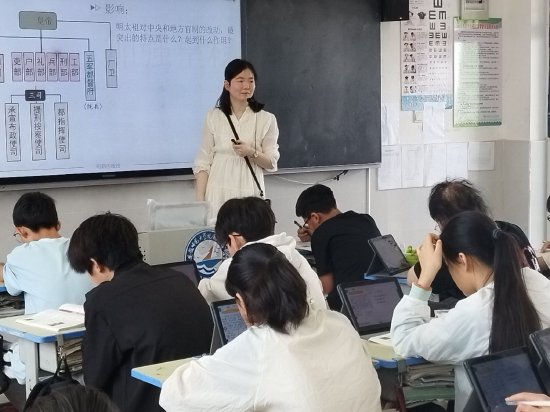 随时随地都能干的学校教师的特点
