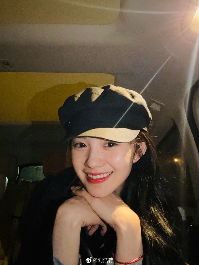 狂躁美女与BBBBBB视频，网络现象的深度解析