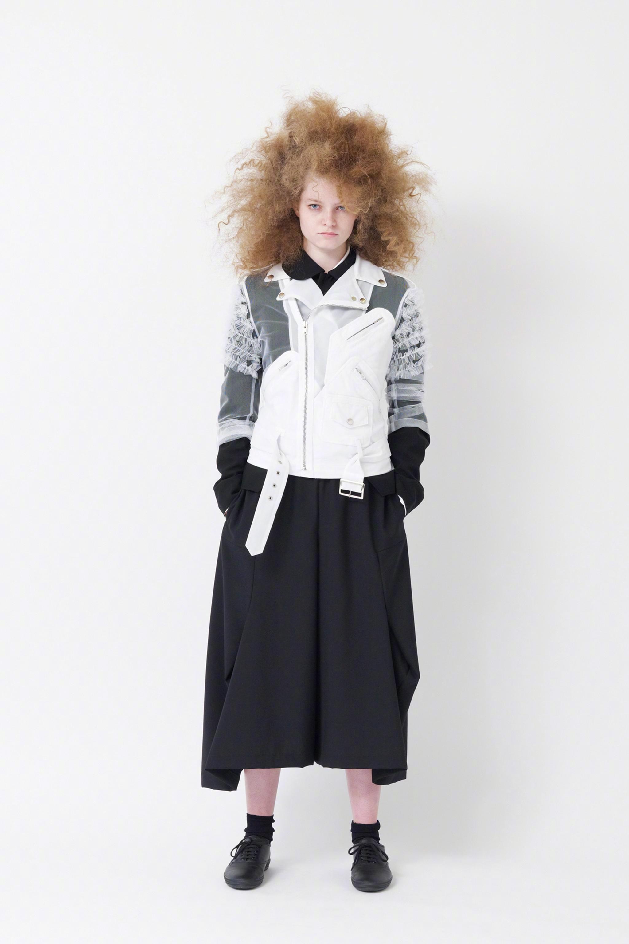 日本comme des garcons产地日本时尚界的独特魅力——Comme des Garcons