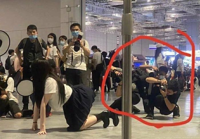 漫展jk掀裙子你在教我做事关于JK制服与个人着装选择-第2张图片