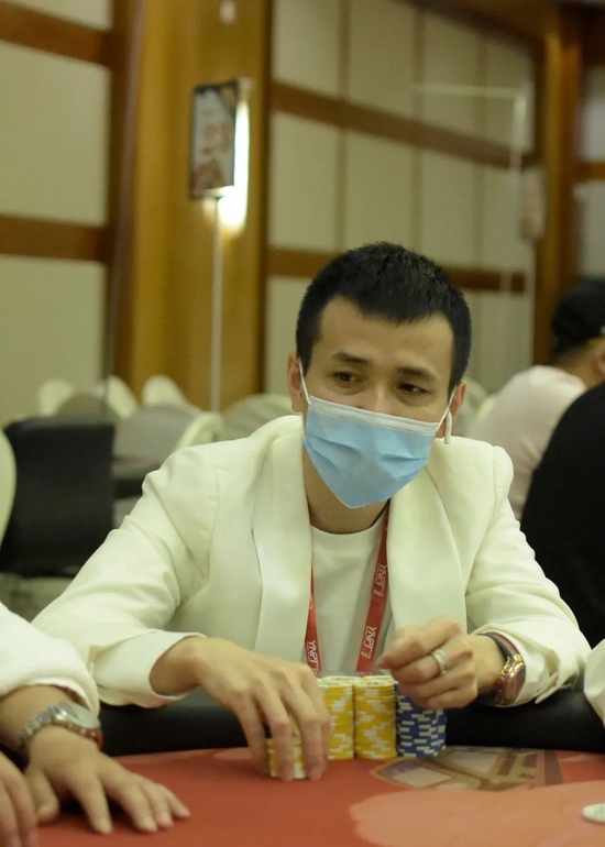 打牌生孩子免费观看视频探索扑克游戏的魅力，打扑克与去掉马赛克的深层含义-第2张图片