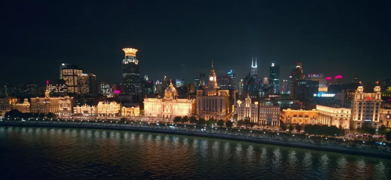 JIQINGLIUYUETIAN探索JIQINGLIUYE的天际线，一场跨越时空的旅行